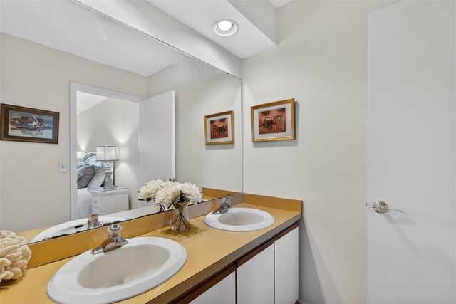 259 Moss Oak Lane, St Simons Island, GA 31522