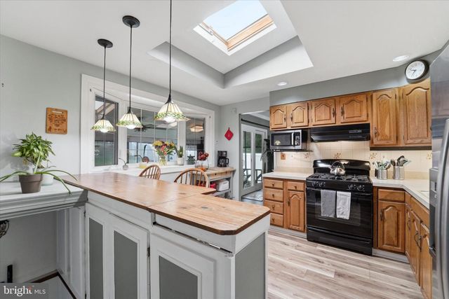 843 STERNER MILL RD, Feasterville Trevose, PA 19053