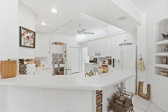 4 POPPY COURT, Homosassa, FL 34446