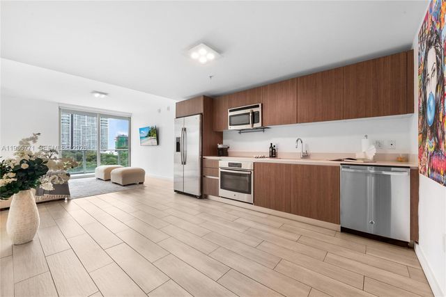 1600 SW 1st Ave 707, Miami, FL 33129