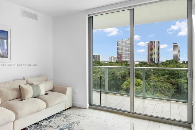 1600 SW 1st Ave 707, Miami, FL 33129