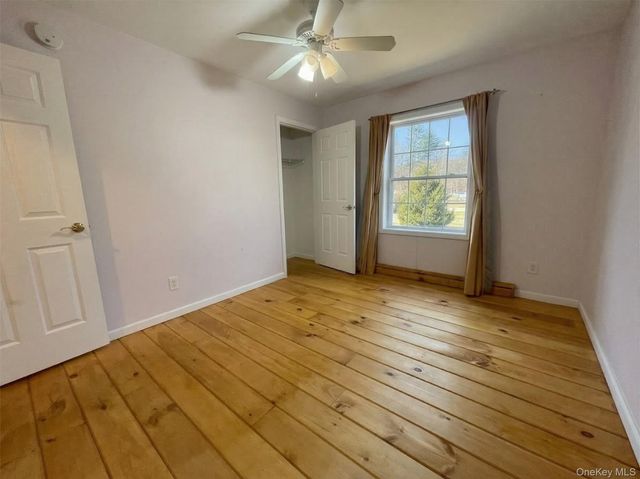 1038 Us Route 209, Cuddebackville, NY 12729