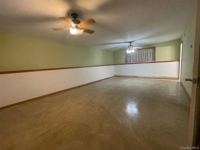 1038 Us Route 209, Cuddebackville, NY 12729