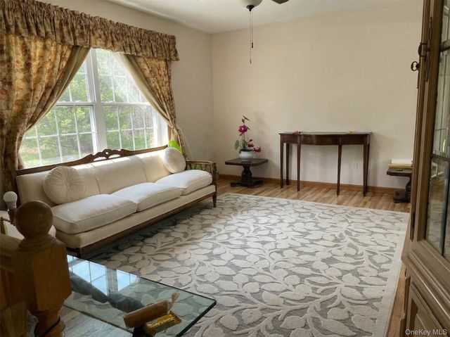 1038 Us Route 209, Cuddebackville, NY 12729