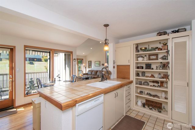 1633 E 5th Street, Port Angeles, WA 98362