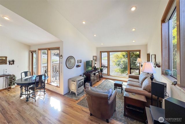 1633 E 5th Street, Port Angeles, WA 98362