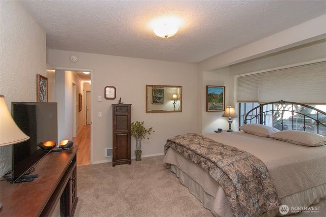 1633 E 5th Street, Port Angeles, WA 98362