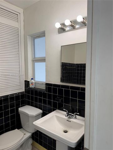 636 SW 8th Avenue 636, Miami, FL 33130