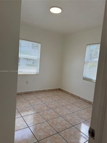 636 SW 8th Avenue 636, Miami, FL 33130
