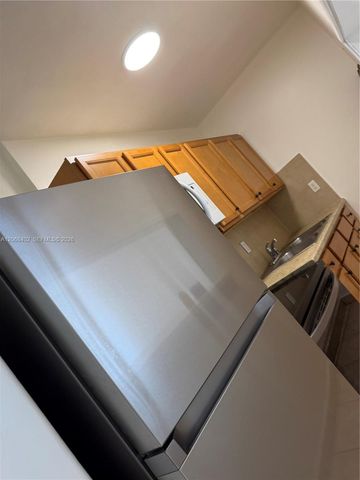 636 SW 8th Avenue 636, Miami, FL 33130