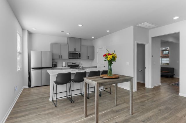 9028 Copenhagen Dr, Murfreesboro, TN 37129