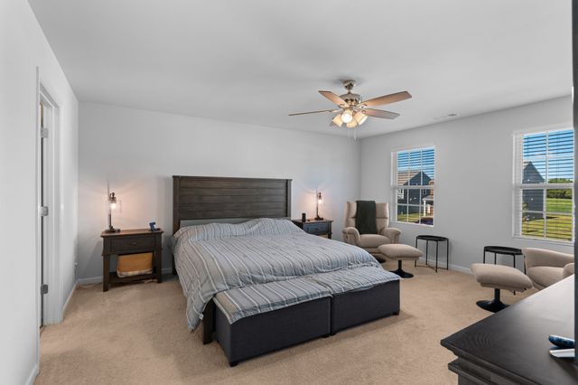 9028 Copenhagen Dr, Murfreesboro, TN 37129