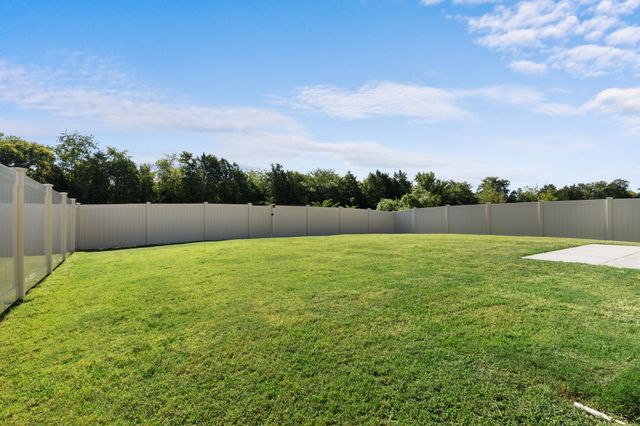 9028 Copenhagen Dr, Murfreesboro, TN 37129