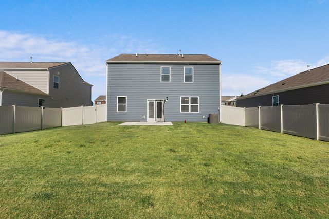 9028 Copenhagen Dr, Murfreesboro, TN 37129