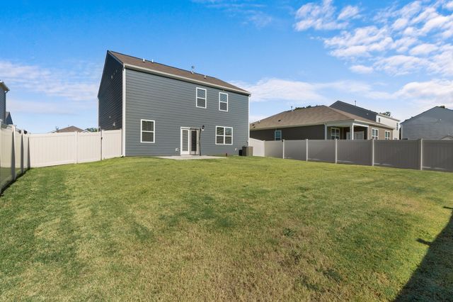 9028 Copenhagen Dr, Murfreesboro, TN 37129