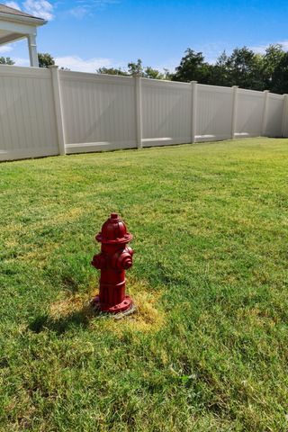 9028 Copenhagen Dr, Murfreesboro, TN 37129