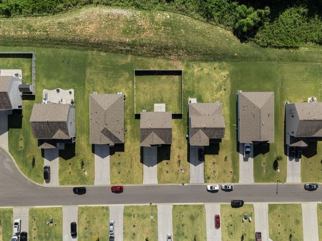 9028 Copenhagen Dr, Murfreesboro, TN 37129