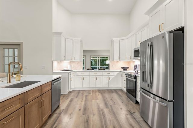 700 W PINEWOOD COURT, Lake Mary, FL 32746