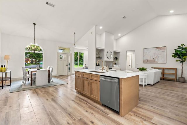 700 W PINEWOOD COURT, Lake Mary, FL 32746