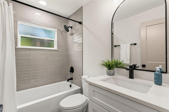 700 W PINEWOOD COURT, Lake Mary, FL 32746