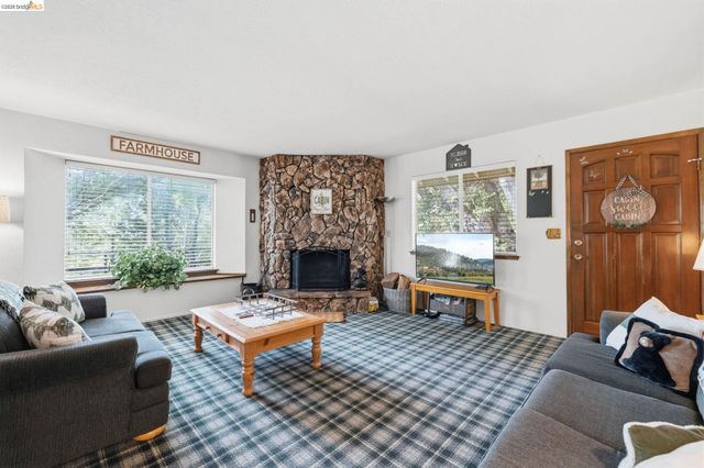 23303 Bluebird Hill Rd, Twain Harte, CA 95383