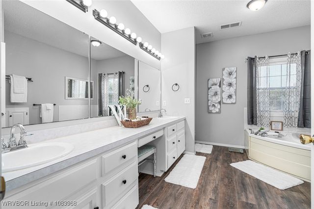 2411 Pauls Valley Lane, Alma, AR 72921