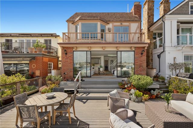 1214 E Balboa Boulevard, Newport Beach, CA 92661