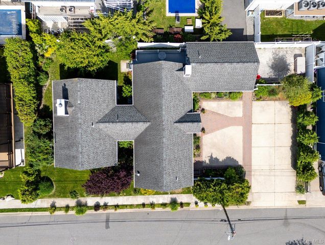 33 Bath Street, Lido Beach, NY 11561