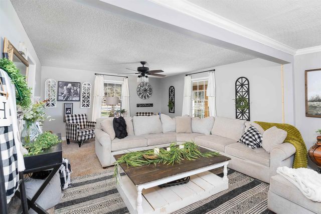 447 Henderson Road, Chesnee, SC 29323