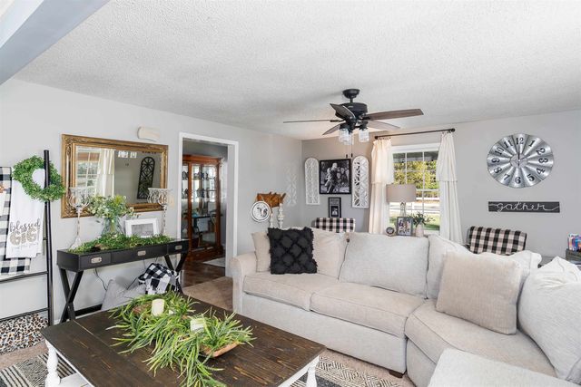 447 Henderson Road, Chesnee, SC 29323