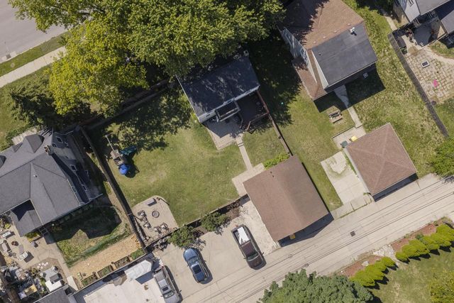 2144 S 108th STREET, West Allis, WI 53227