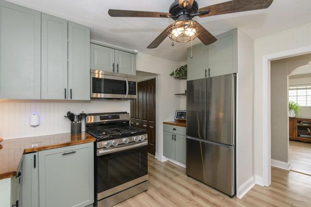 2144 S 108th STREET, West Allis, WI 53227