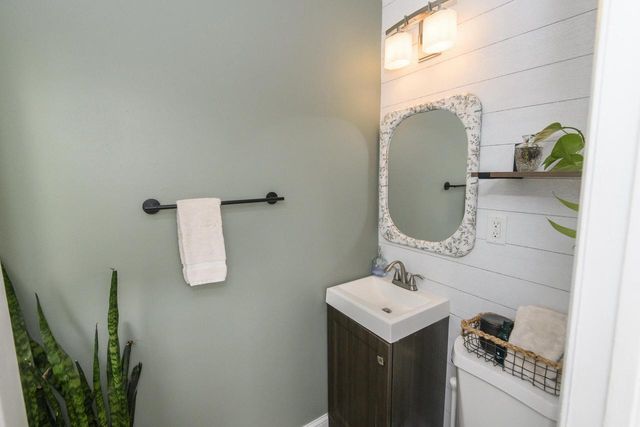 2144 S 108th STREET, West Allis, WI 53227