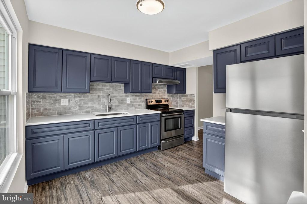 814 SHOWELL CT, Baltimore, MD 21202