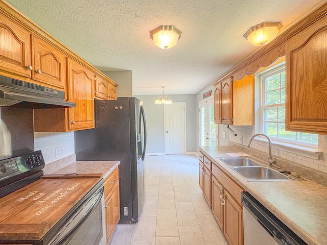 142 Keytown Rd, Portland, TN 37148
