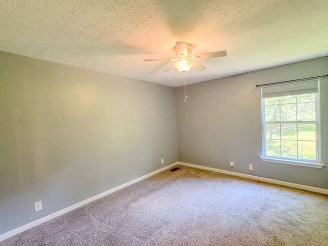 142 Keytown Rd, Portland, TN 37148