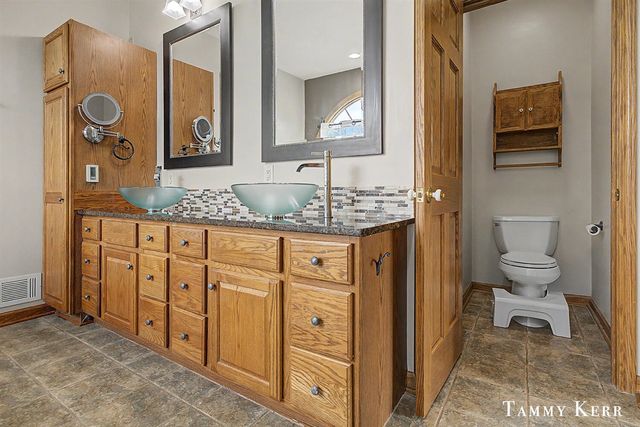6220 146th Avenue, Holland, MI 49423