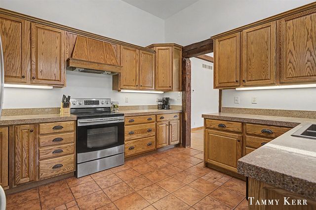 6220 146th Avenue, Holland, MI 49423