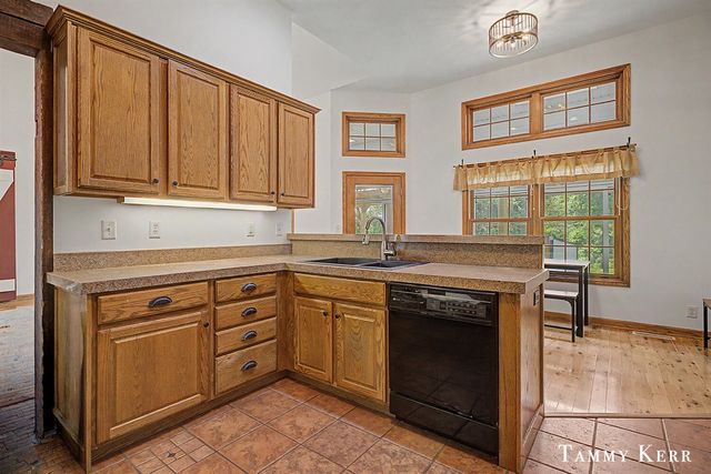 6220 146th Avenue, Holland, MI 49423