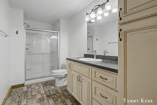 6220 146th Avenue, Holland, MI 49423