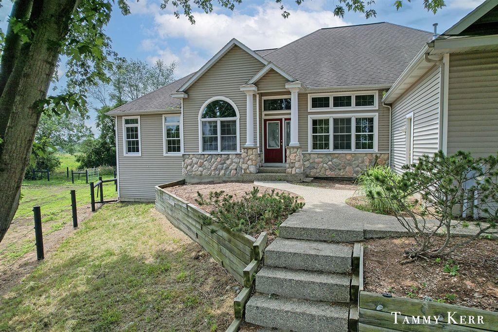 6220 146th Avenue, Holland, MI 49423