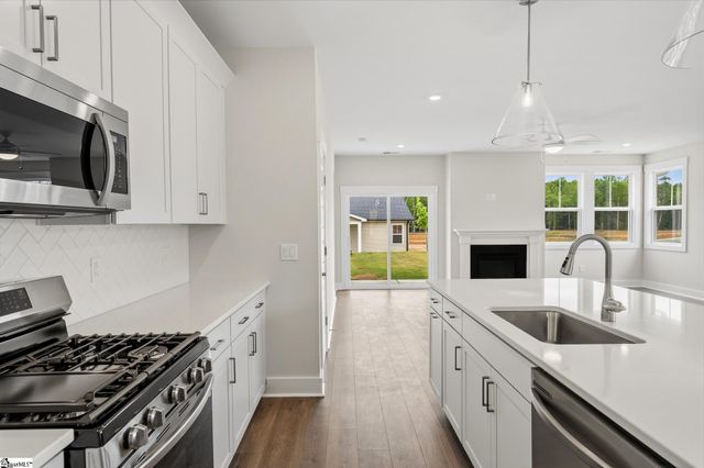 232 Creekside Circle, Williamston, SC 29697