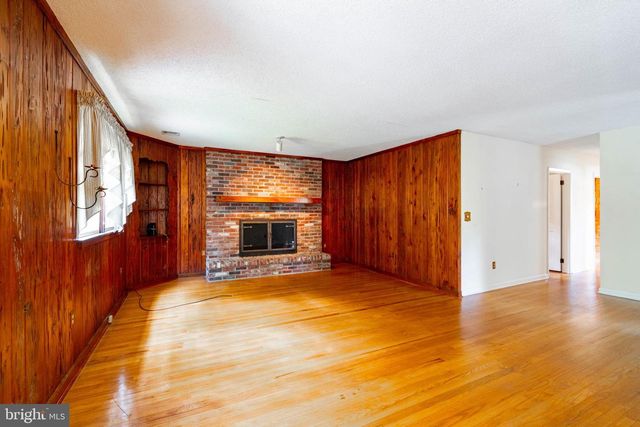 215 HAZEL BLVD, Millville, NJ 08332
