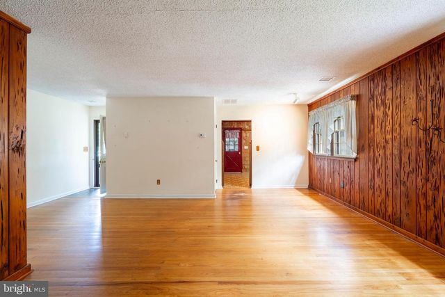 215 HAZEL BLVD, Millville, NJ 08332