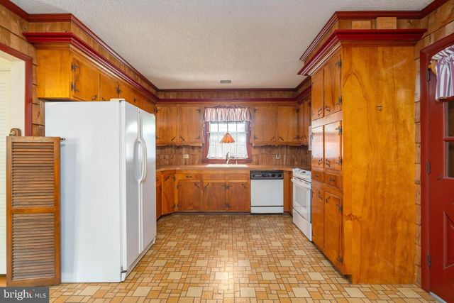 215 HAZEL BLVD, Millville, NJ 08332