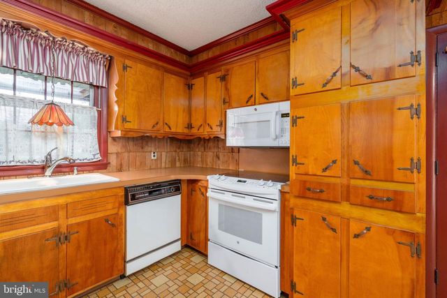 215 HAZEL BLVD, Millville, NJ 08332