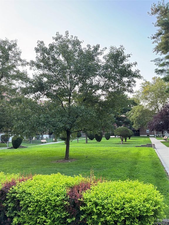 138-35 Jewel Ave. 3D, Kew Garden Hills, NY 11367 — exterior