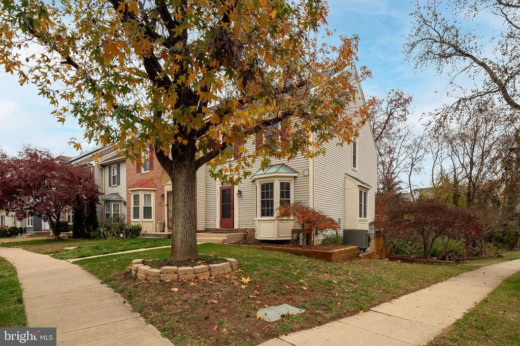 14201 OAKPOINTE DR, Laurel, MD 20707