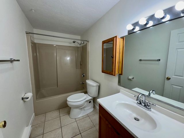 62 Garden St 3, Attleboro, MA 02703