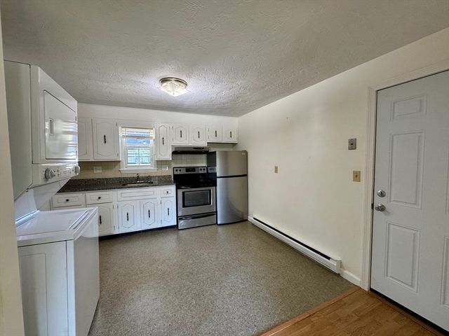 62 Garden St 3, Attleboro, MA 02703